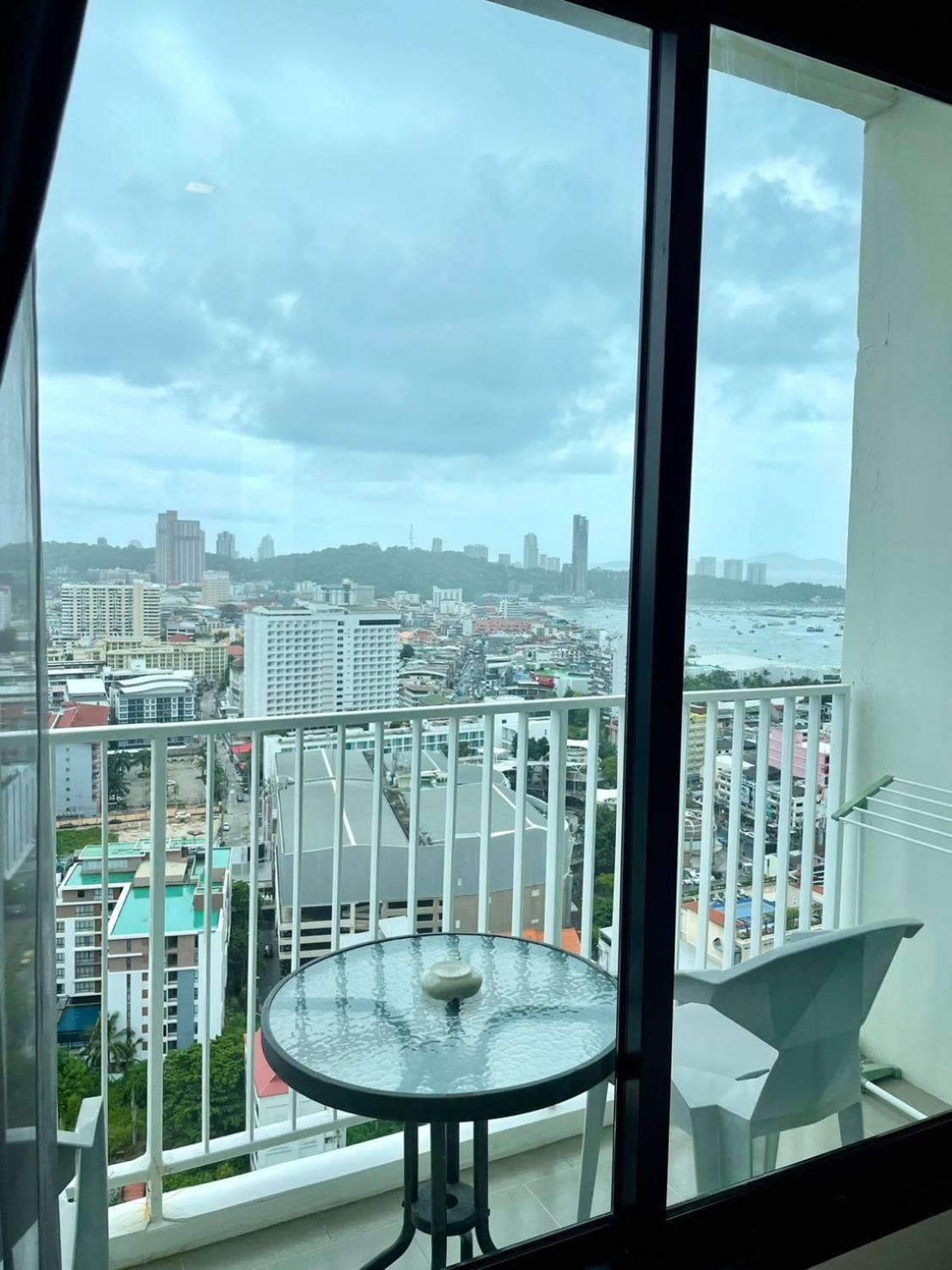 The Base 529 By Numam Apartemen Pattaya